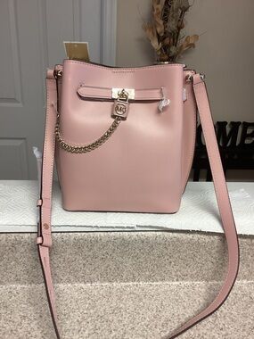 Michael Kors Pink Hamilton Legacy
Messenger Handbag